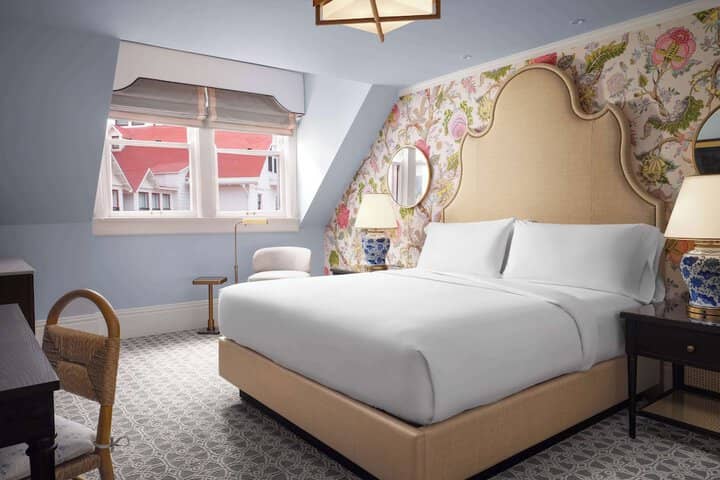 Room 32 of 193