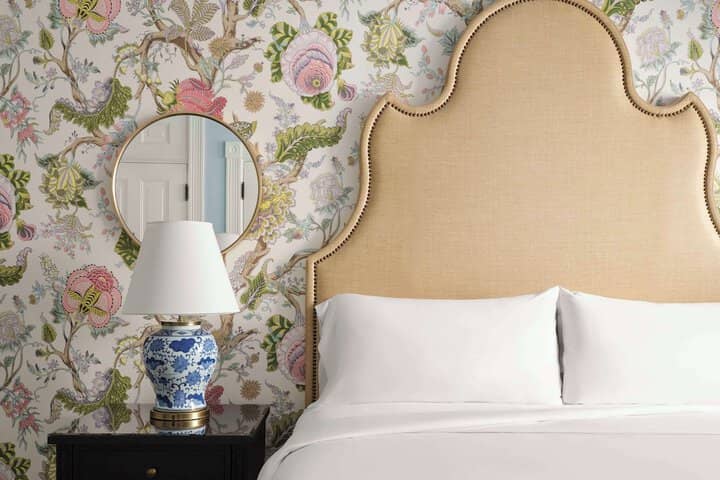 Room 33 of 193