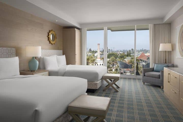 Room 42 of 193