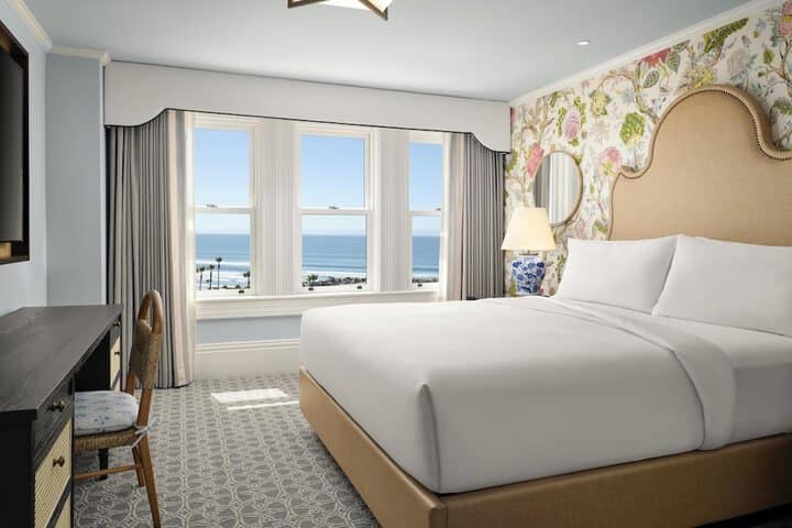 Room 49 of 193